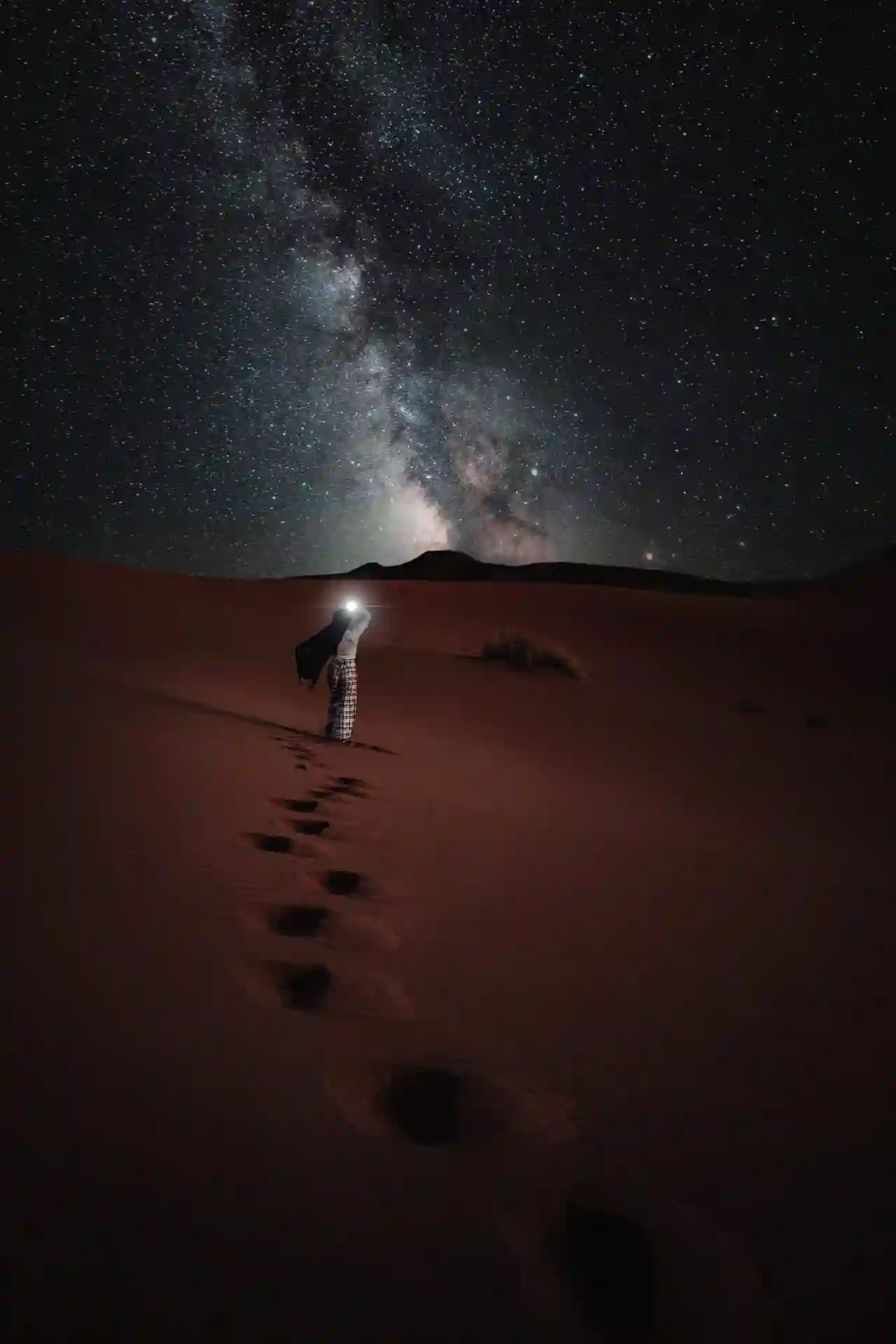 Stargazing-in-the-Sahara-desert-scaled